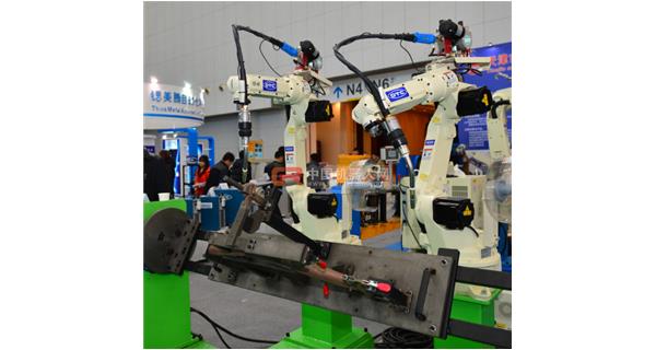 日本機器人企業3月齊聚天津 松下、發那科、川崎、OTC重裝亮相